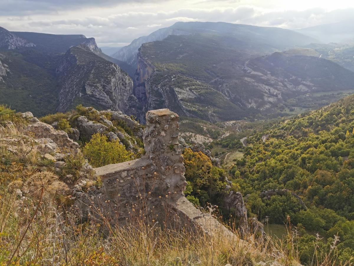 La Peyregoune, Logement En Pleine Nature Et Table D'Hotes Blieux Экстерьер фото